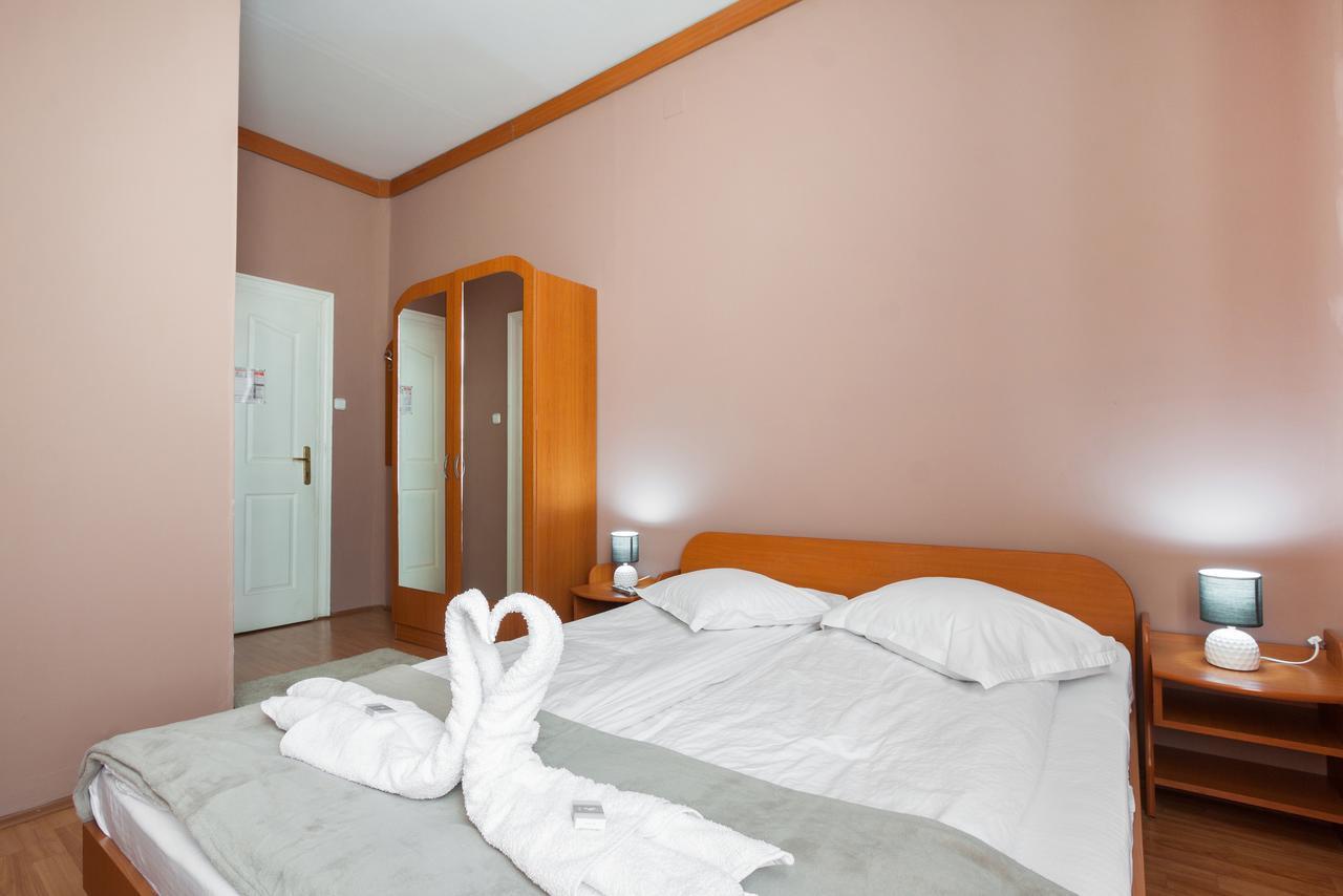 Szilagyi Hotel&Restaurant Gheorgheni  Buitenkant foto